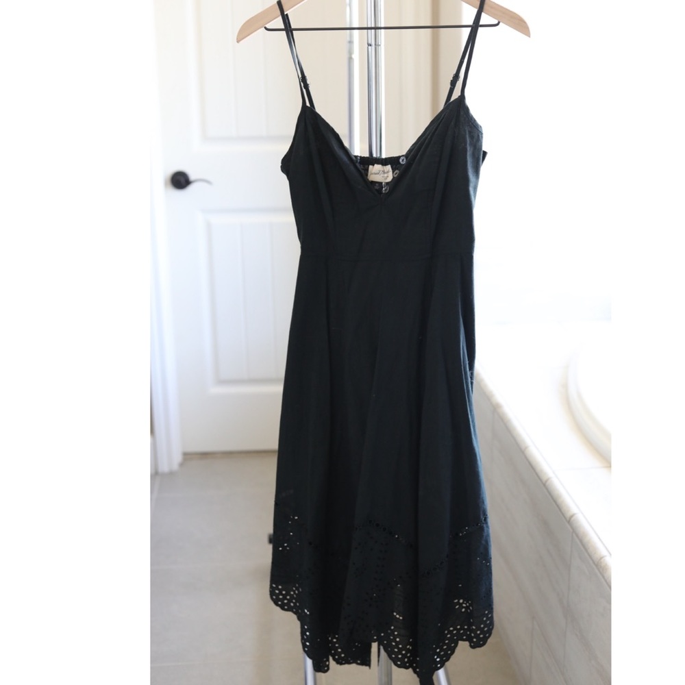 Midi cute dress with bottom detail